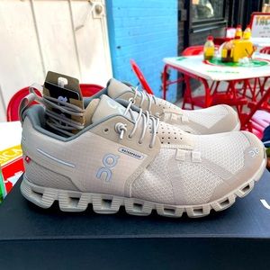 Brand new (never worn before) Cloud Waterproof ON running shoes